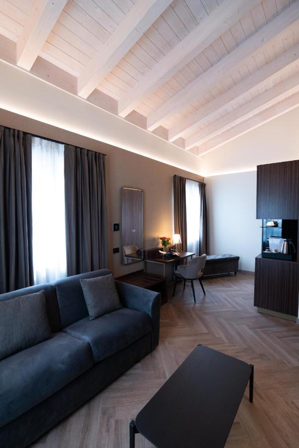 3T Boutique Hotel Ivrea Bagian luar foto