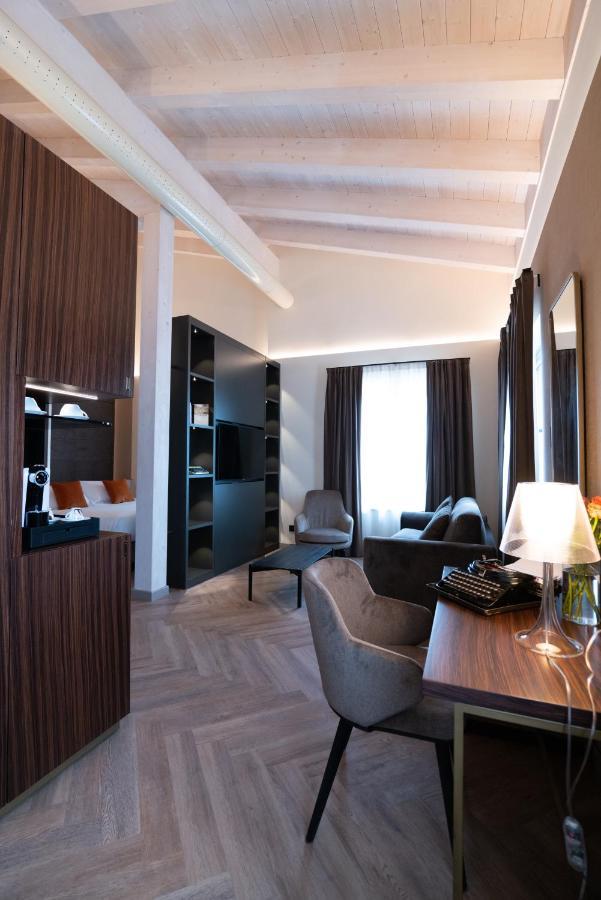 3T Boutique Hotel Ivrea Bagian luar foto