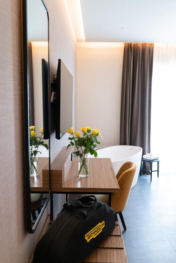 3T Boutique Hotel Ivrea Bagian luar foto