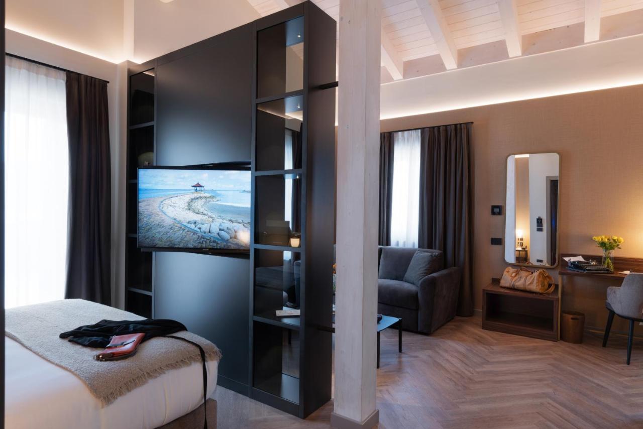 3T Boutique Hotel Ivrea Bagian luar foto
